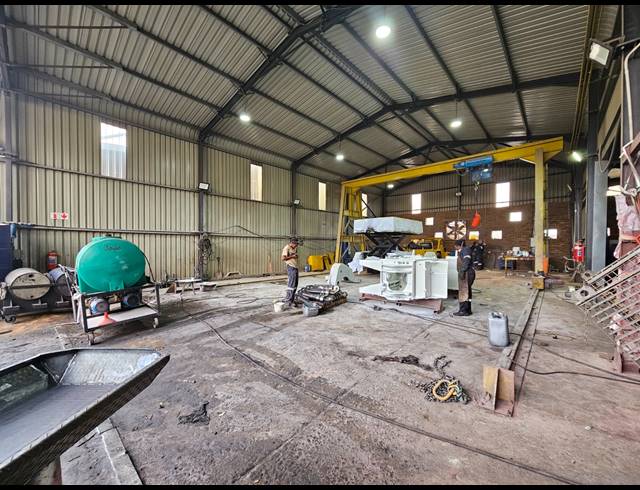 3,500M² FACTORY FOR SALE IN ANDERBOLT